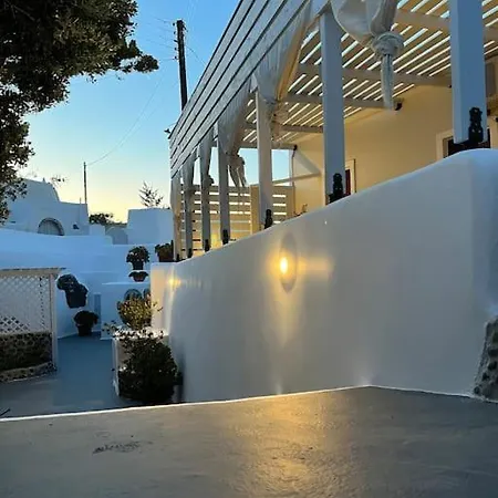 Cozy Cave House * Foinikia (Santorini)