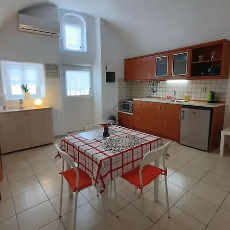 Апартаменты Cozy Cave House