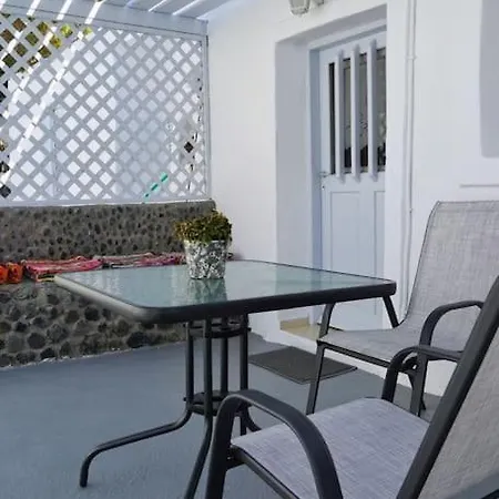 Апартаменты Cozy Cave House