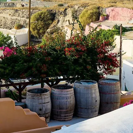 Cozy Cave House * Foinikia (Santorini)